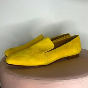 L’Intervalle yellow flats. Suede.